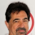 Joe Mantegna s'engage